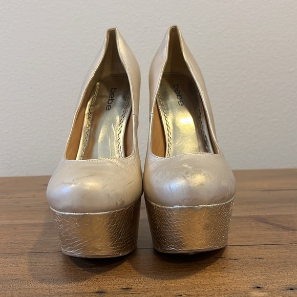 Bebe gold pump platform size 8 - Picture 2 of 11